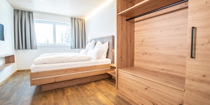 Mountainbike Urlaub - Vorarlberg - Große Schlafzimmer in den 2-Raum Chalets / Appartements - Alpengasthof Hörnlepass ***