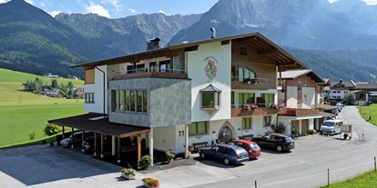 Mountainbike Urlaub - Garten - Tiroler Unterland - Hotelansicht - Hotel Garni Tirol