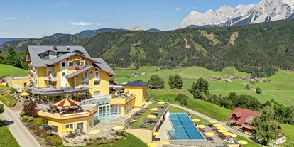 Mountainbike Urlaub - barrierefrei - Gosau - Außenaufnahmen Hotel Schütterhof im Sommer - Hotel Schütterhof in Schladming
