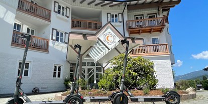 Mountainbike Urlaub - Parkplatz: kostenlos in Gehweite - Österreich - E-Scooter zum Ausleihen - Crystls Aparthotel