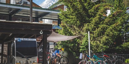 Mountainbike Urlaub - Hallenbad - Bürchen - Bikewaschstation  - SchlossHotel Zermatt