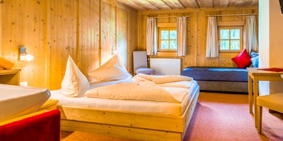 Mountainbike Urlaub - Hotel-Schwerpunkt: Mountainbike & Familie - Walchsee - Zimmer mit Badezimmer im Chalet Bascht - Chalets Marolden