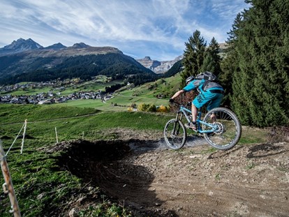 Mountainbike Urlaub - organisierter Transport zu Touren - Bike Trail Brigels - Adults Only Hotel Mulin 