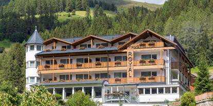 Mountainbike Urlaub - Fahrradwaschplatz - Südtirol - Außenansicht vom Hotel - Hotel Royal ***S