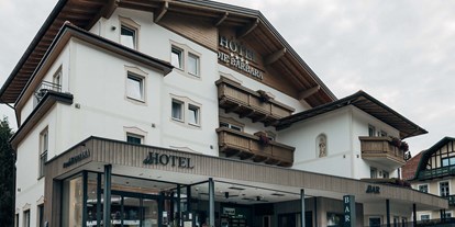 Mountainbike Urlaub - Hotel-Schwerpunkt: Mountainbike & Klettern - Ramsau am Dachstein - Außenansicht Hotel - B&B Hotel | Appartements | Bar dieBARBARA 