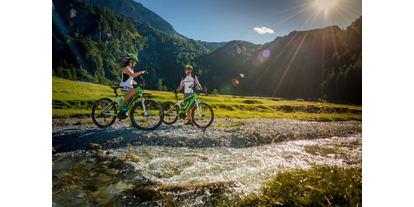 Mountainbike Urlaub - Pools: Außenpool beheizt - Bad Mitterndorf - Mountainbiken in der Region Schladming-Dachstein - Hotel Waldfrieden