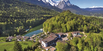Mountainbike Urlaub - Hunde: erlaubt - Farchant - Das Riessersee liegt umgeben von Natur und Bergen. - Riessersee Hotel