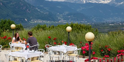 Mountainbike Urlaub - WLAN - Arabba, Livinallongo del Col di Lana - Frühstück auf unserer Panoramaterrasse - Hotel Sigmundskron
