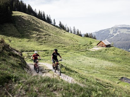 Mountainbike Urlaub - Wellnessbereich - MTB-Touren - Alpen Hotel Post