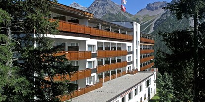 Mountainbike Urlaub - Pools: Innenpool - Schweiz - Aussenansicht Sunstar Hotel Arosa - Sunstar Hotel Arosa