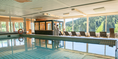 Mountainbike Urlaub - Fitnessraum - Hinterzarten - Panorama-Hallenbad mit Relax-Sauna und Ruhebereich
 - Waldhotel am Notschreipass
