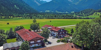 Mountainbike Urlaub - Fahrradwaschplatz - Tiroler Unterland - Der Alpenhof von oben (2) - Hotel Der Alpenhof