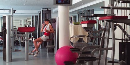 Mountainbike Urlaub - Massagen - Tiroler Unterland - Das große, professionell ausgestattete Fitness-Studio im Haus - Hotel Der Alpenhof