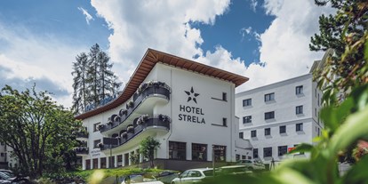 Mountainbike Urlaub - WLAN - St. Moritz - Aussenansicht Sommer - Hotel Strela