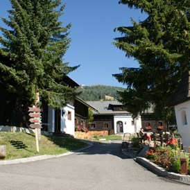 Mountainbikehotel: Dorfplatz Dorf Kleinwild - Slow Travel Resort Kirchleitn