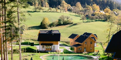 Mountainbike Urlaub - Hotel-Schwerpunkt: Mountainbike & Wandern - Steiermark - Narzissendorf Zloam im Herbst - Ausseerhäuser mit Badeteich - Narzissendorf Zloam