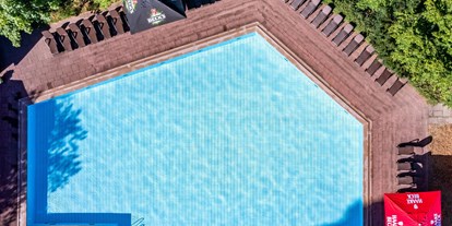 Mountainbike Urlaub - Pools: Außenpool nicht beheizt - Saisonaler Außen-Pool - AHORN Harz Hotel Braunlage