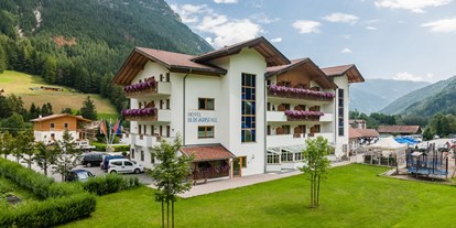 Mountainbike Urlaub - Parkplatz: kostenlos beim Hotel - Axams - Hotel Bergkristall