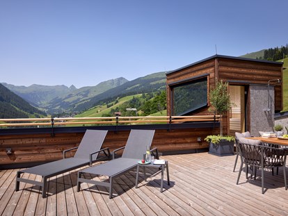 Mountainbike Urlaub - Hotel-Schwerpunkt: Mountainbike & Wellness - Matrei in Osttirol - Sonnenterrasse am Dach im Mei.Penthouse mit Outdoor-Sauuna und Panorama Ausblick - Mei.Berg