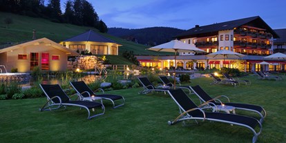 Mountainbike Urlaub - Hallenbad - Hotel Engel Obertal Wellnesshotel Naturbadesee - Hotel Engel Obertal