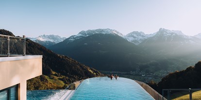 Mountainbike Urlaub - Pools: Infinity Pool - Hotel Fernblick Montafon