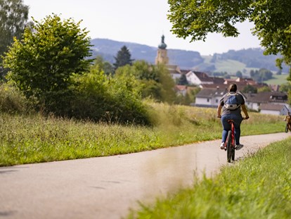 Mountainbike Urlaub - Parkplatz: gebührenpflichtig in Gehweite - sonnenhotel BAYERISCHER HOF