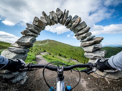 Mountainbike Urlaub - Bikeverleih beim Hotel: Zubehör - längster Flow Trail Europas - Trattlers Hof-Chalets