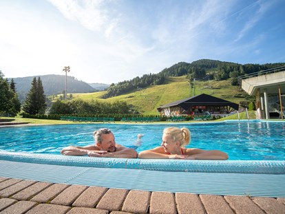 Mountainbike Urlaub - Pools: Außenpool beheizt - Thermal Römerbad - Hotel GUT Trattlerhof & Chalets****