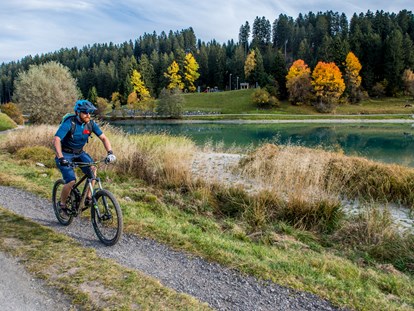 Mountainbike Urlaub - Biketransport: Bergbahnen - Flims Waldhaus - Brigels See Runde - Adults Only Hotel Mulin 