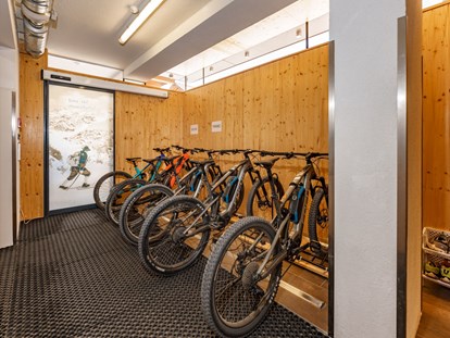 Mountainbike Urlaub - Biketransport: öffentliche Verkehrsmittel - Felsners Hotel & Restaurant