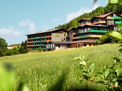 Mountainbike Urlaub - Pools: Innenpool - Deutschland - Hotelansicht - natura Hotel Bodenmais