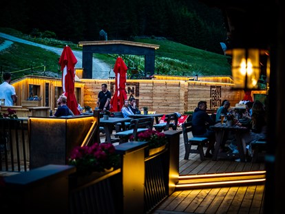 Mountainbike Urlaub - Hunde: hundefreundlich - Abendessen in unserer Panorama Alm  - Grünwald Resort Sölden