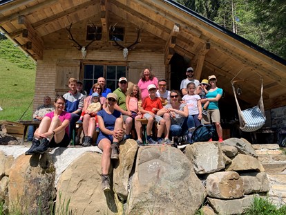 Mountainbike Urlaub - Kinderbetreuung - Geführte Wanderung zur Jagdhütte - Alpen Hotel Post