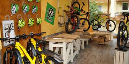 Mountainbike Urlaub - Bikeverleih beim Hotel: E-Mountainbikes - Mountainbike-Station - Wellness Hotel Tanne Tonbach
