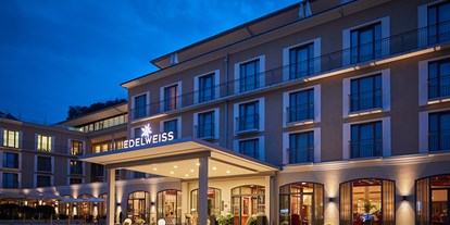 Mountainbike Urlaub - Hallenbad - Lofer - Das Hotel bei Nacht - Hotel Edelweiss-Berchtesgaden