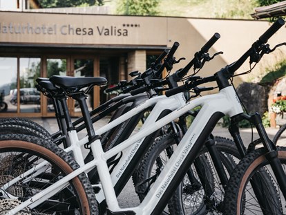 Mountainbike Urlaub - Bikeverleih beim Hotel: Mountainbikes - Fuhrpark Leihräder Naturhotel - Das Naturhotel Chesa Valisa****s