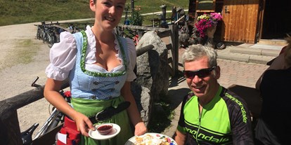 Mountainbike Urlaub - Bikeverleih beim Hotel: E-Mountainbikes - Waging am See - Kaiserschmarrn auf der Litzlalm - Naturhotel Schütterbad
