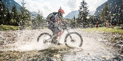 Mountainbike Urlaub - kostenloser Verleih von GPS Geräten - Kostenloser Bikeverleih von FOCUS Bikes - Dips&Drops