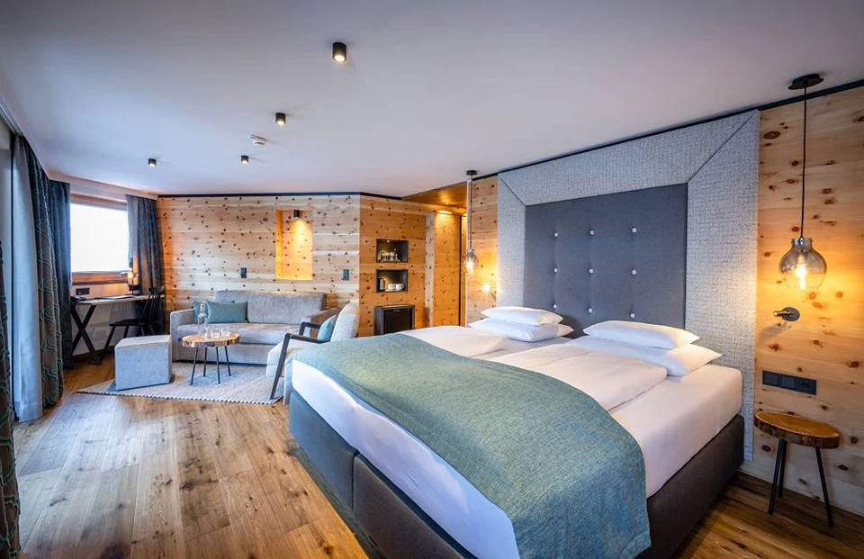 Das Zw&ouml;lferhaus