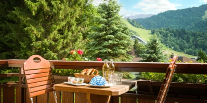 Mountainbike Urlaub - Parkplatz: gebührenpflichtig beim Hotel - Vomp - schöne Aussichten vom Balkon in das eindrucksvolle Umland - Dorint Sporthotel Garmisch-Partenkirchen