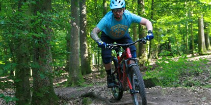 Mountainbike Urlaub - E-Bike Ladestation - Bad Brückenau - MTB-Fahrtechnik-Trainer für Singles oder Gruppen-  - Landhotel Betz ***S - Ihr MTB-Hotel-
