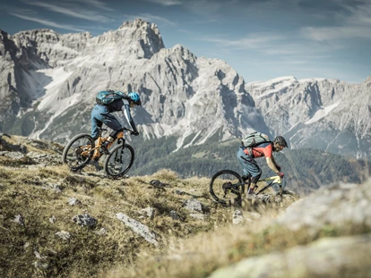 Mountainbike Urlaub - Umgebungsschwerpunkt: See - Trentino-Südtirol - Bikeregion Drei Zinnen Dolomiten ©TVB Drei Zinnen/Manuel Kottersteger - Hotel Laurin