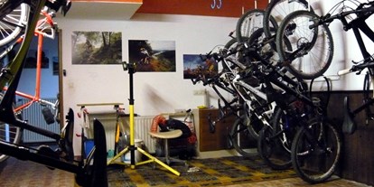 Mountainbike Urlaub - Hotel-Schwerpunkt: Mountainbike & Ruhe - Bike Werkstatt - Schröders Hotelpension