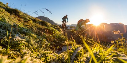 Mountainbike Urlaub - Fahrradraum: versperrbar - Champfèr - 400 Kilometer reinstes Fahrvergnügen  - Parkhotel Margna