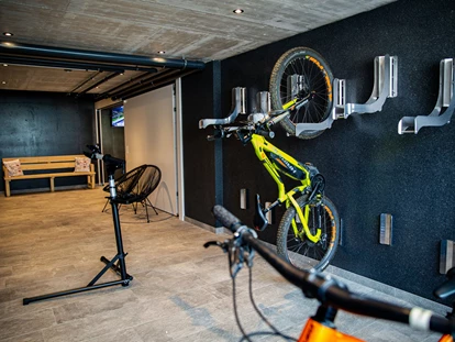 Mountainbike Urlaub - Fahrradraum: videoüberwacht - Köhlbichl - Hotel & Restaurant Gappmaier
