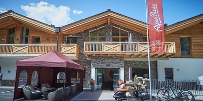 Mountainbike Urlaub - Garten - Kirchberg in Tirol - AlpenParks Hotel & Apartment Sonnleiten Saalbach