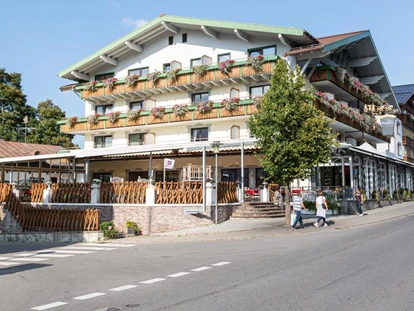 Mountainbike Urlaub - Hotel-Schwerpunkt: Mountainbike & Klettern - Rückholz - Haller´s Posthotel Außenansicht - Haller’s Posthotel