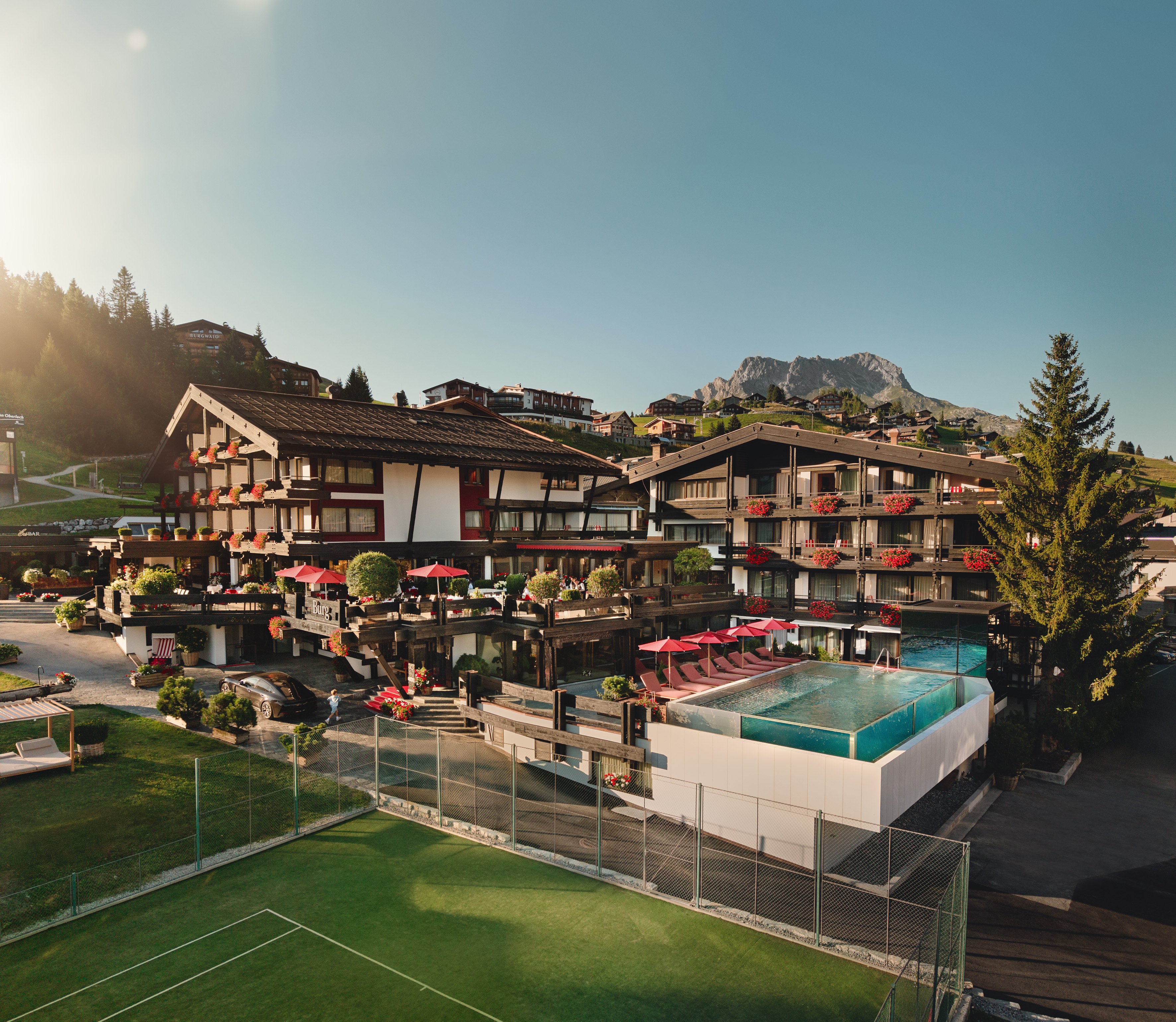 Mountainbikehotel - Burg Hotel Lech am Arlberg Außenansicht - Burg Hotel Lech am Arlberg