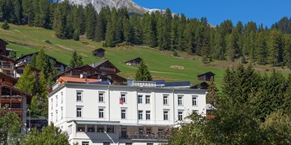 Mountainbike Urlaub - Parkplatz: gebührenpflichtig beim Hotel - Davos Dorf - Boutique Hotel Bellevue Wiesen