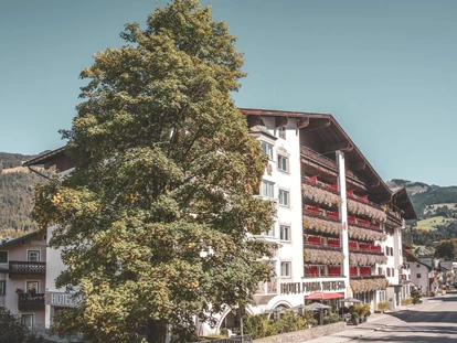 Mountainbike Urlaub - Parkplatz: gebührenpflichtig in Gehweite - Köhlbichl - Q! Hotel Maria Theresia Kitzbühel****